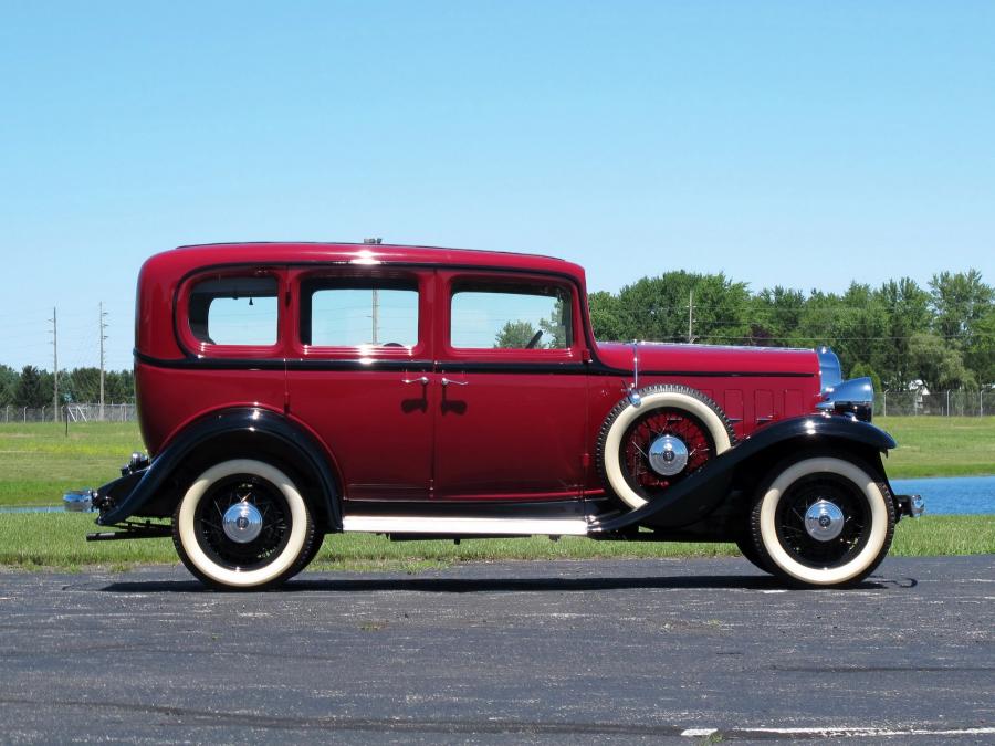  Buick Series 90 5-Passenger Sedan 1932 года  (фото 5 из 10)